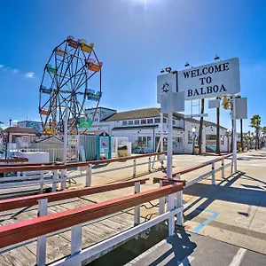 Newport Vacation - Short Walk To Pier Apartment